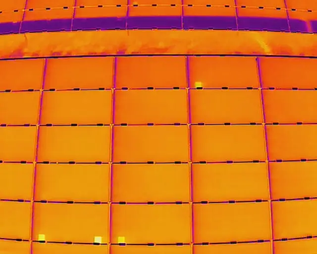 Thermographie drone de panneaux solaires et hotspots